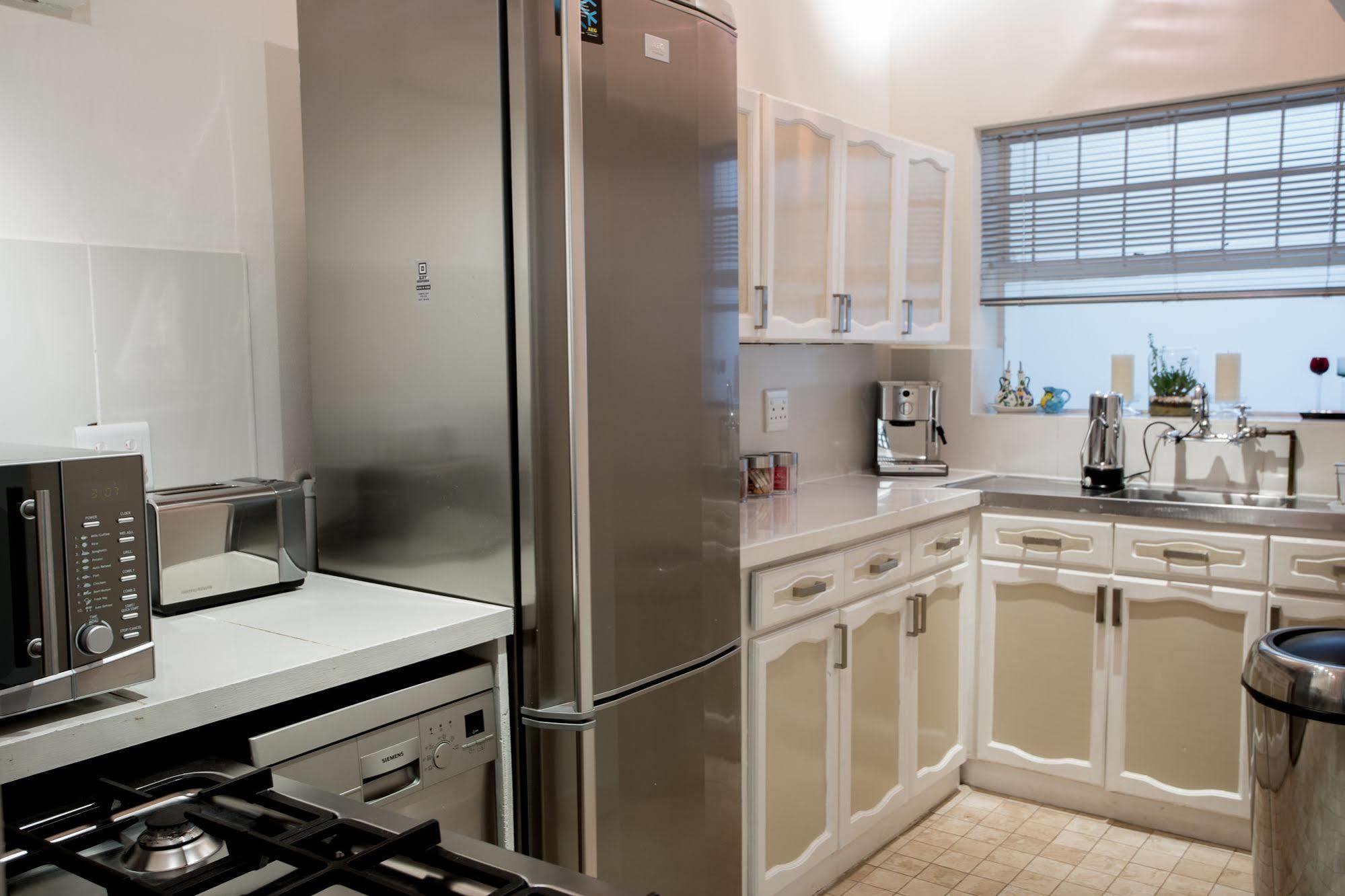 Caprice Camps Bay Apartment Екстериор снимка